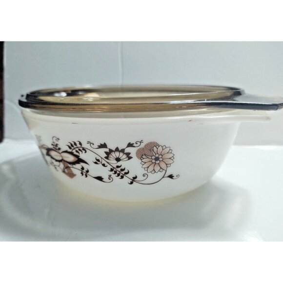 Vintage Pyrex England Brown Floral Vine Round  Casserole Dish with Lid - Picture 3 of 11